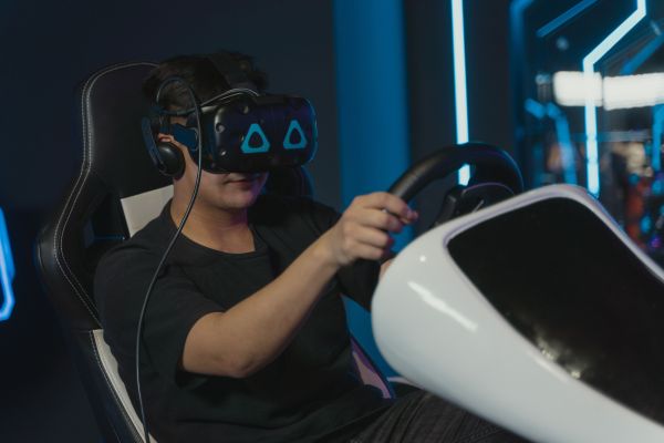 Accelerate Authenticity: The Impact of Real-Time Ray Tracing on Reflections in Racing Games